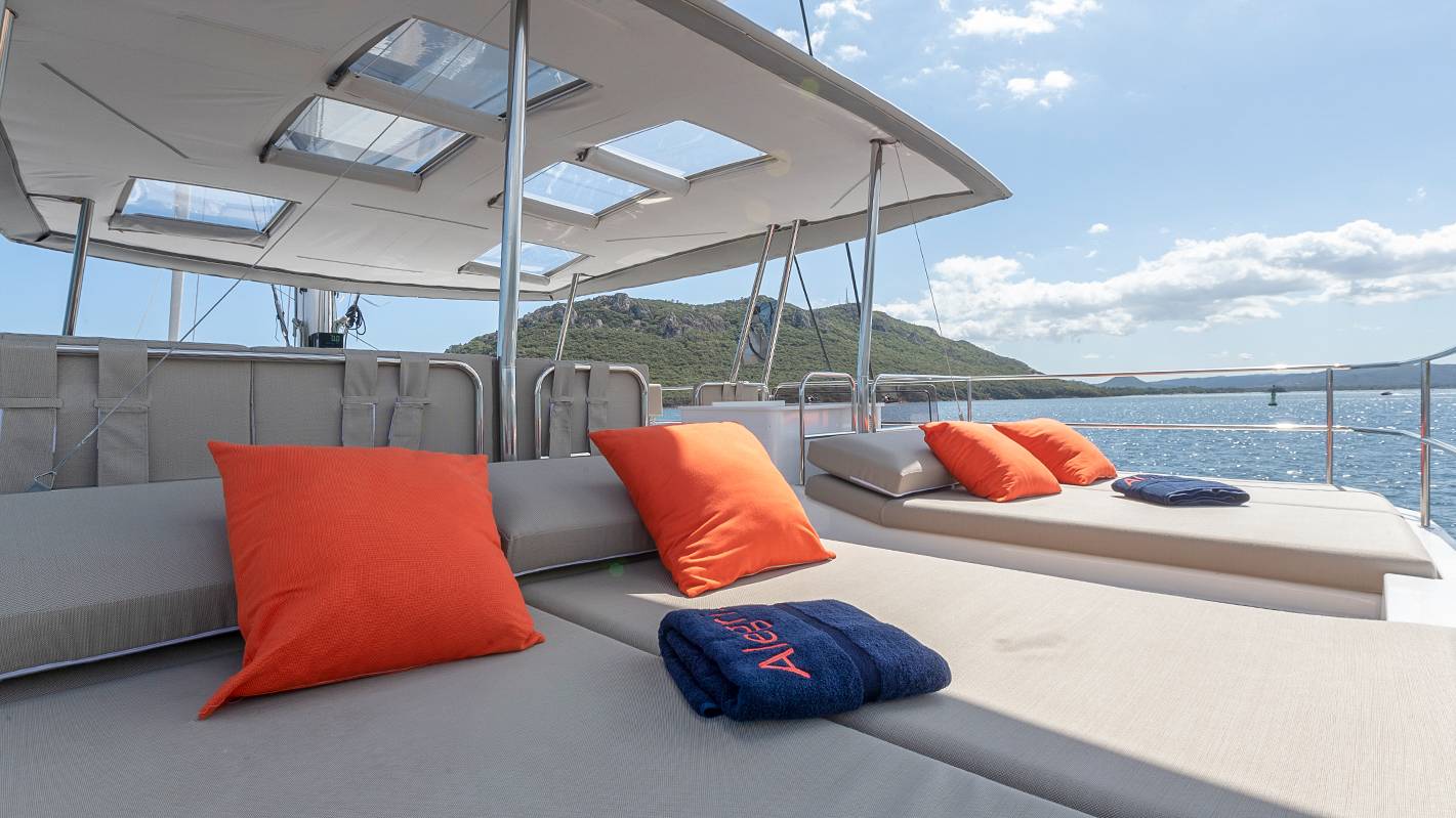 luxury-catamaran-for-sale-Alegria-67-Fountaine-Pajot