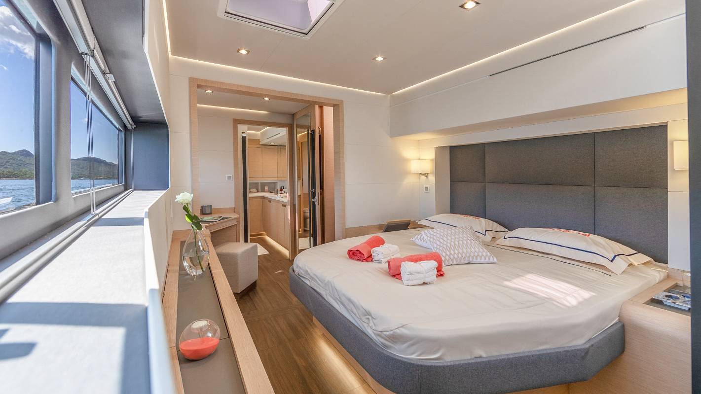 luxury-catamaran-for-sale-Alegria-67-Fountaine-Pajot