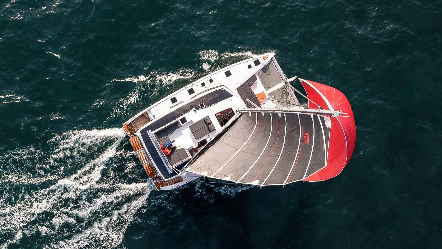 luxury-sailboat-photo-fountaine-pajot