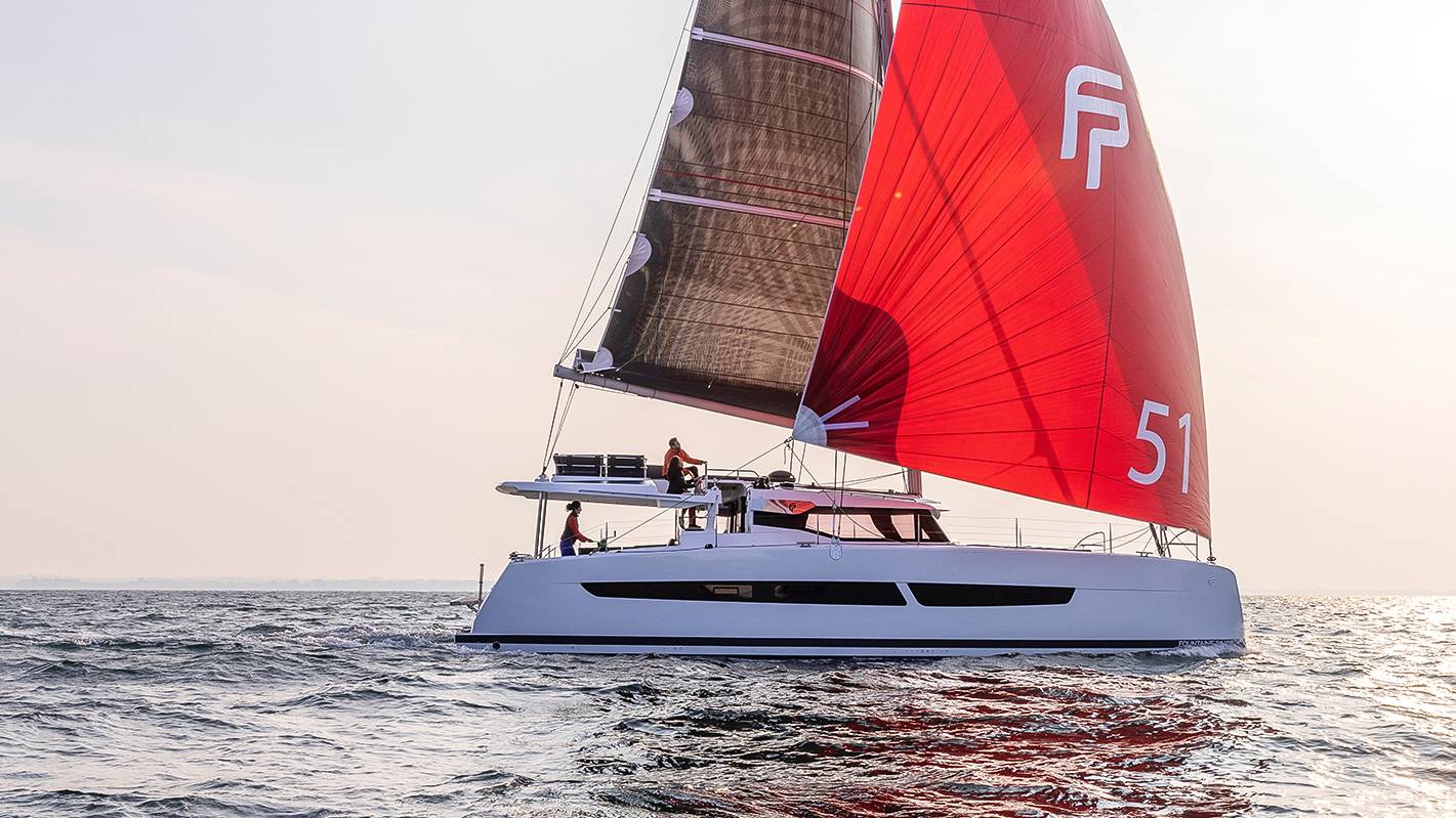 luxury-sailboat-photo-fountaine-pajot