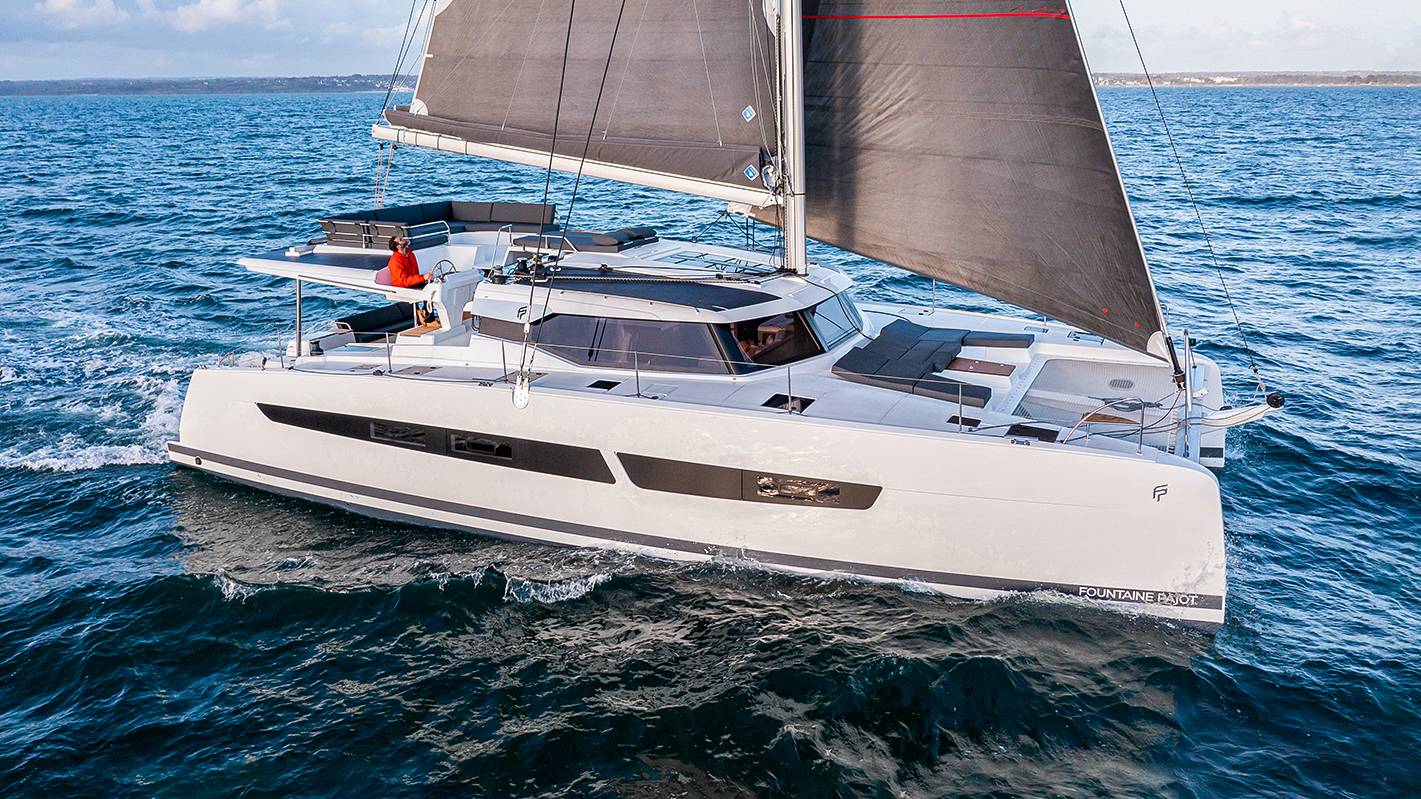 luxury-sailboat-photo-fountaine-pajot