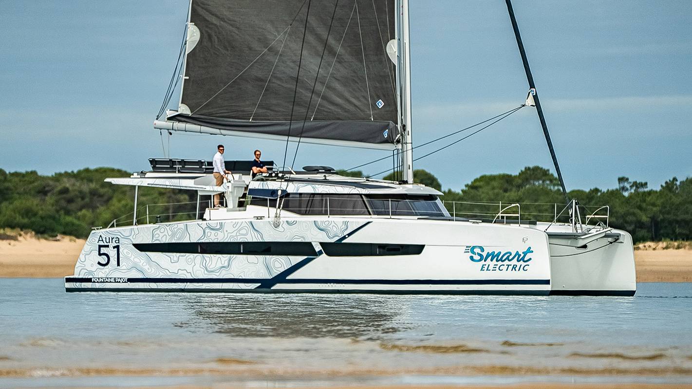 luxury-sailboat-photo-fountaine-pajot