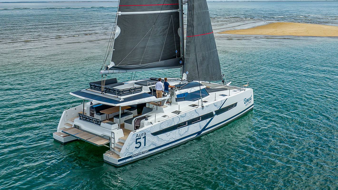 luxury-sailboat-photo-fountaine-pajot