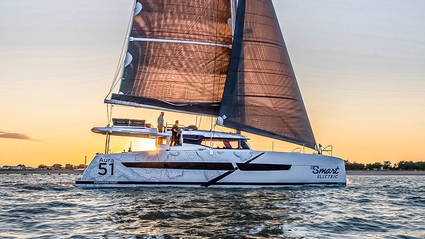 luxury-sailboat-photo-fountaine-pajot