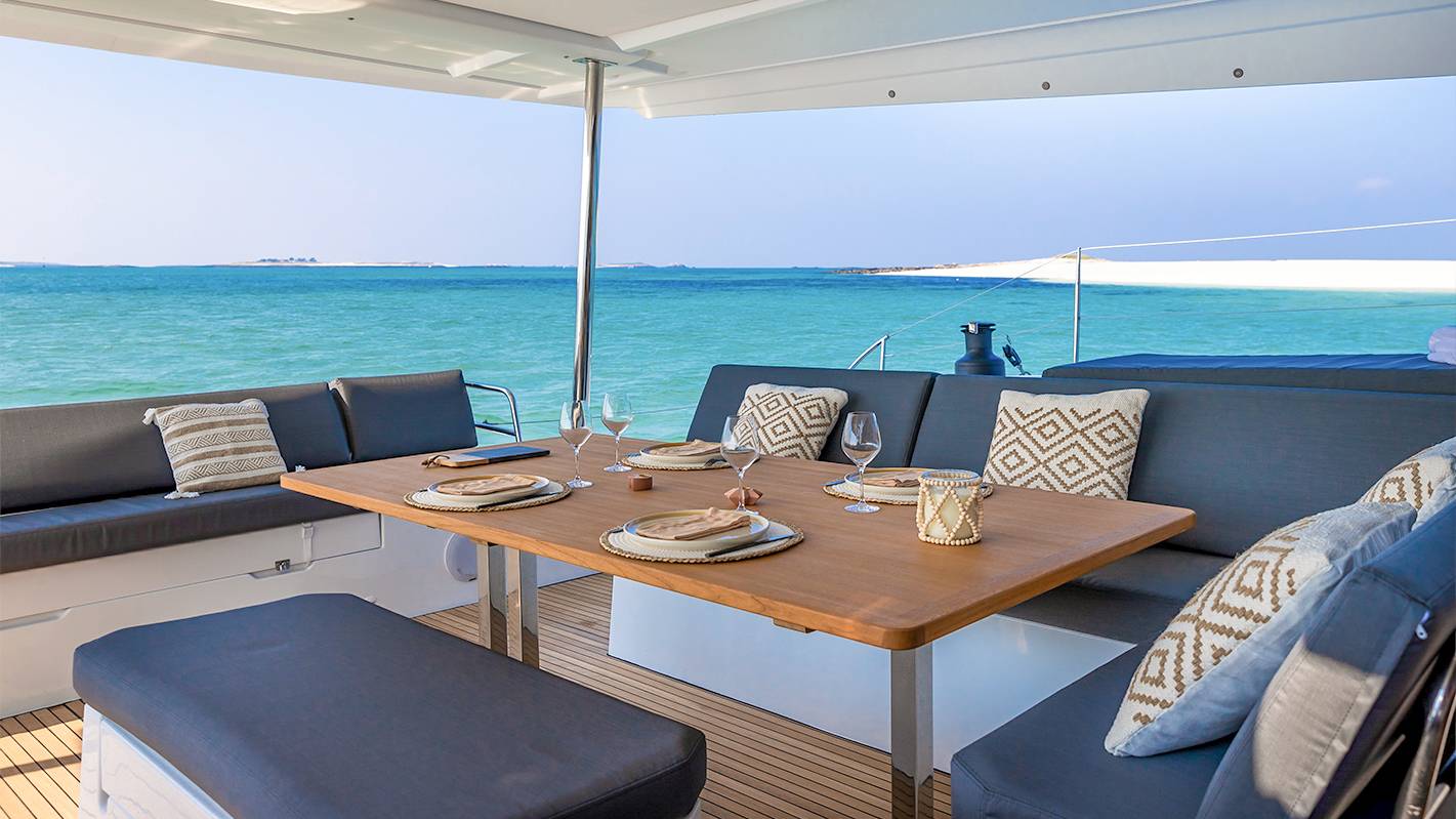 catamaran-sailboat-for-sale-fountaine-pajot-world-reference