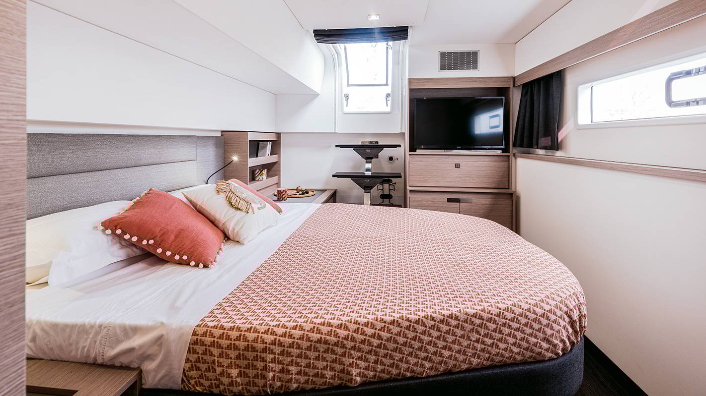 catamaran-sailboat-for-sale-fountaine-pajot-world-reference