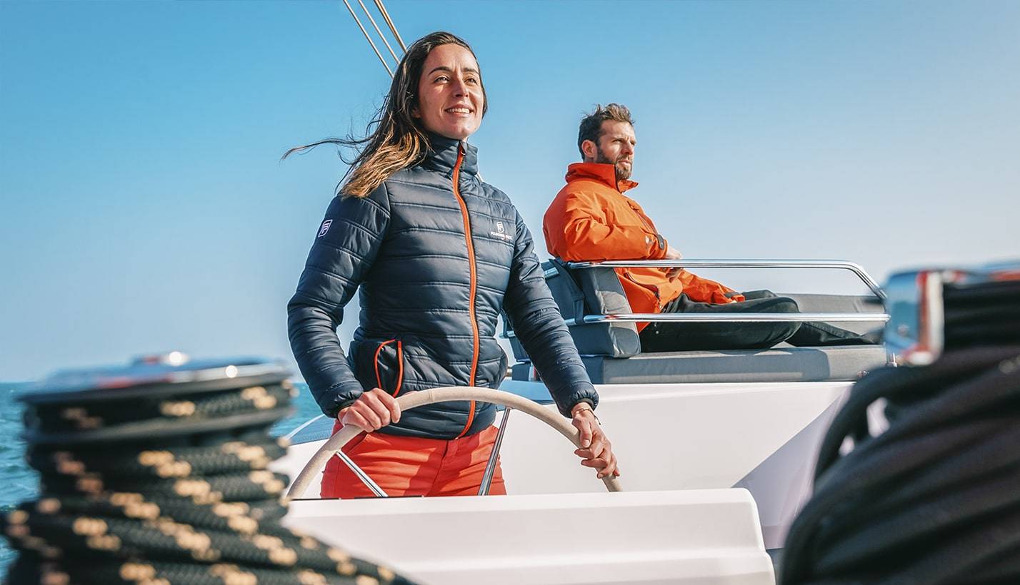 Aura-51-Fountaine-Pajot-Cruising-Catamarans-helmstation