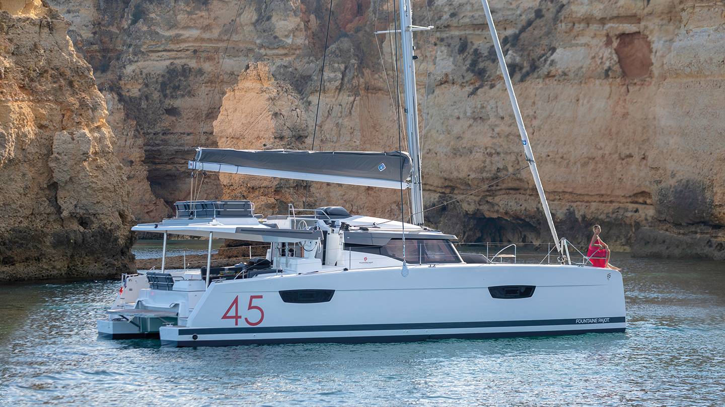 catamaran-yacht-fountaine-pajot-Elba-45