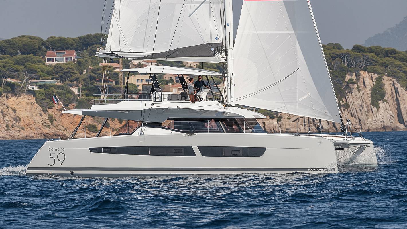 large-catamaran-yacht-fountaine-pajot-Samana-59