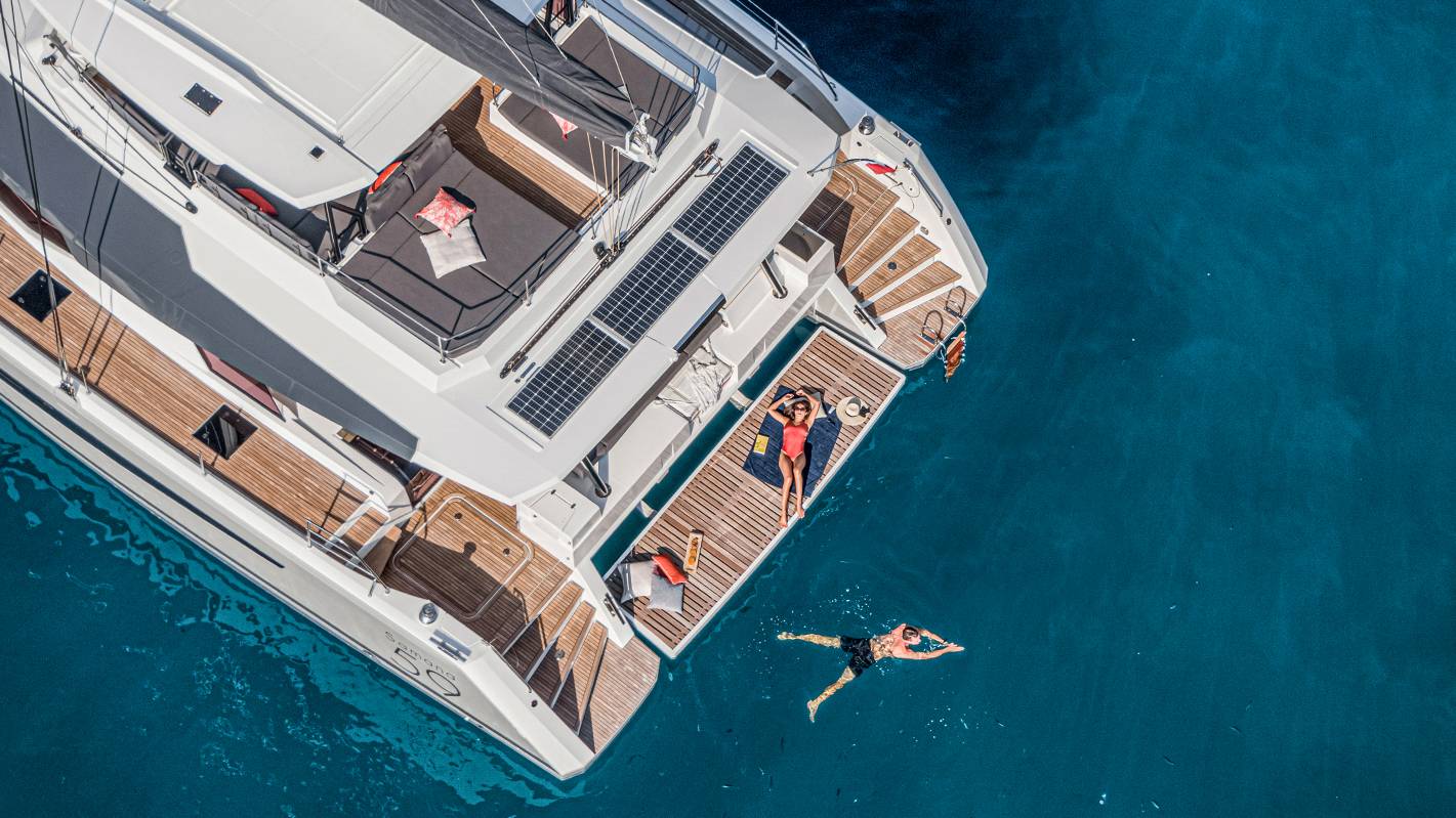 large-catamaran-yacht-fountaine-pajot-Samana-59