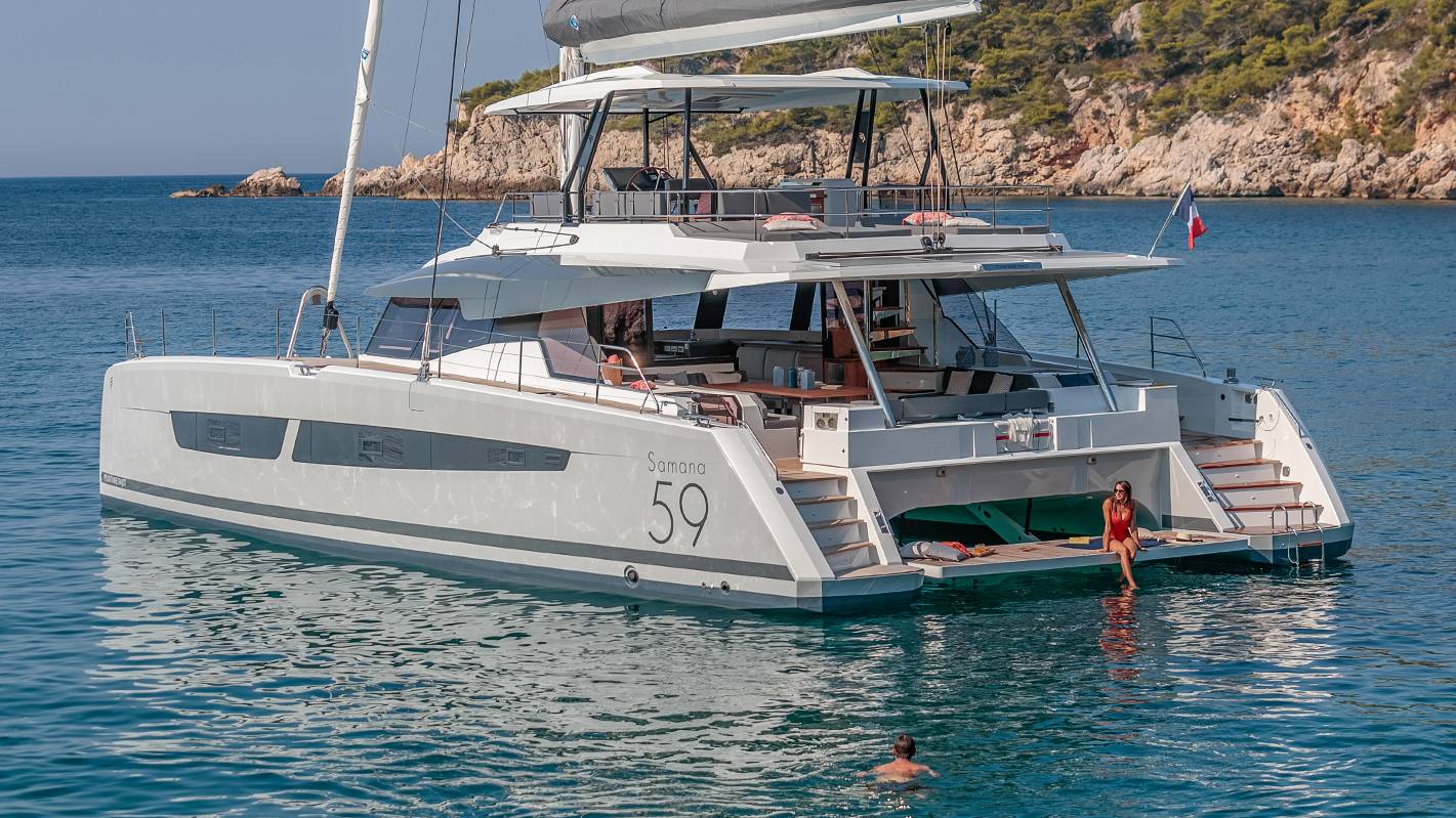 large-catamaran-yacht-fountaine-pajot-Samana-59