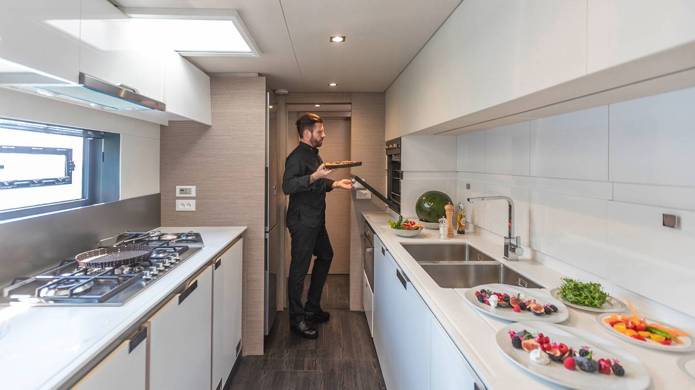 catamaran-yacht-60-feet-fountaine-pajot-Samana-59-photo