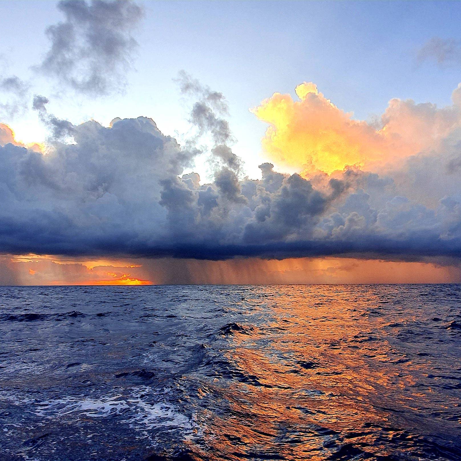 crossing-the-ocean-on-a-catamaran-Elba-45