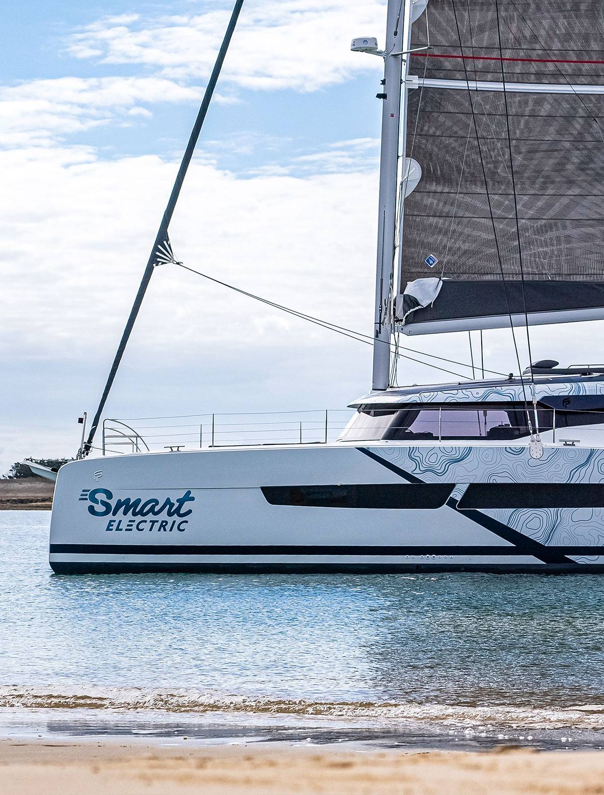innovative-sailboats-catamarans-fountaine-pajot-for-sale
