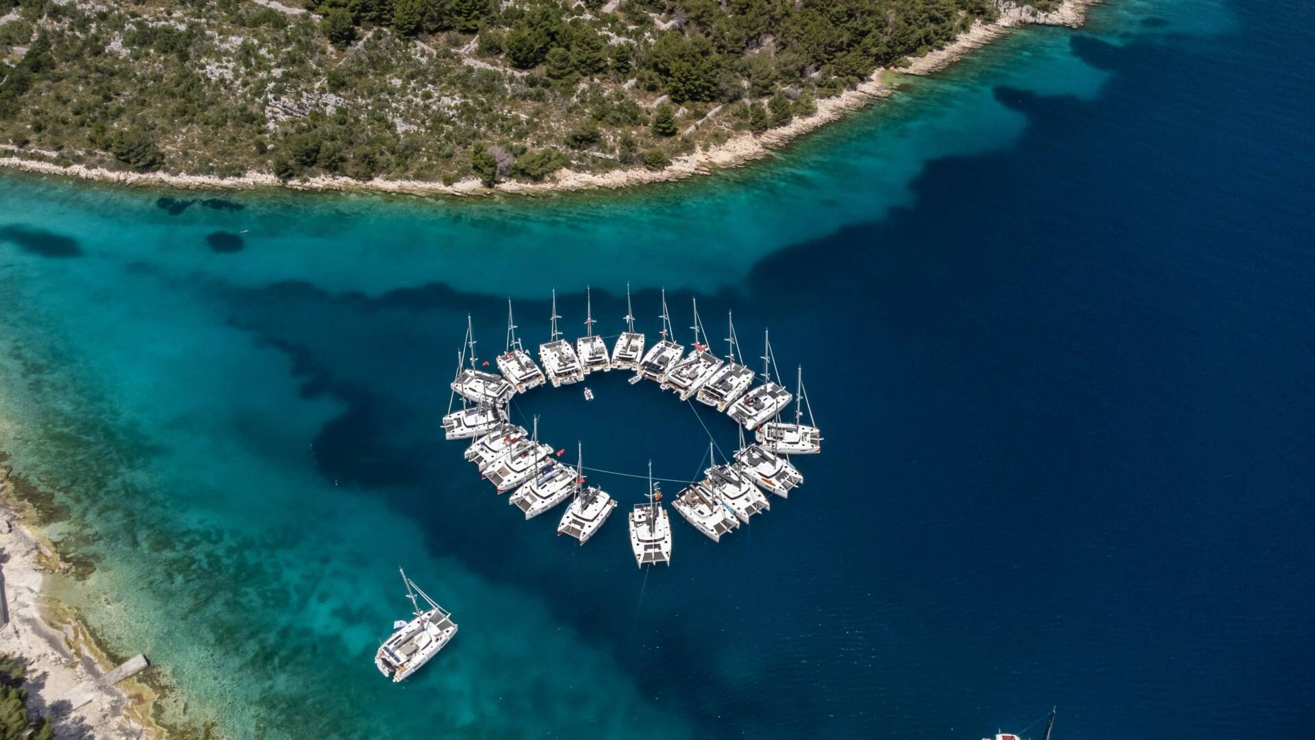 croisière-catamaran-croatie-22-bateaux-en-navigation