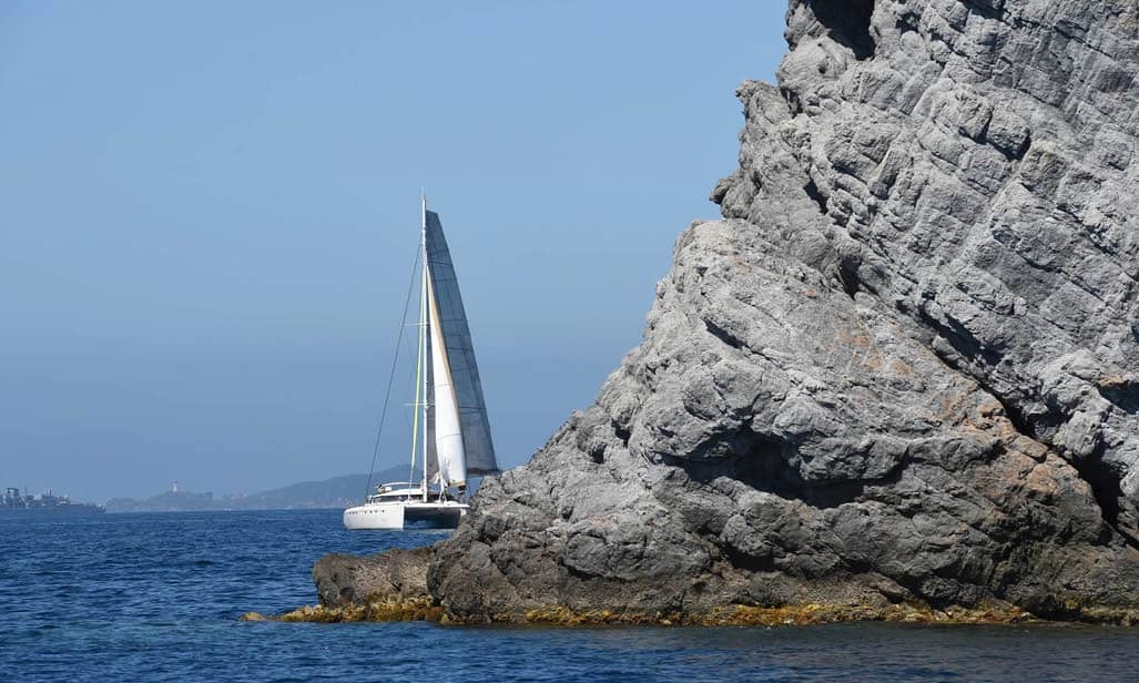 sailing-cruise-owners-meeting-french-catamaran-brand