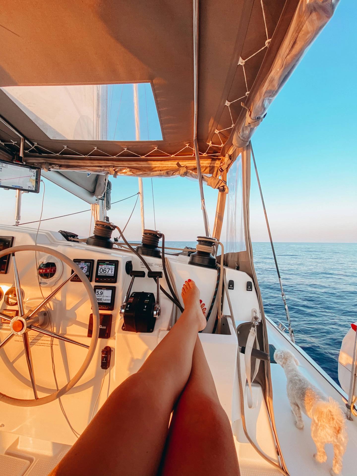 luxury-catamaran-fountaine-pajot-lifestyle-photo