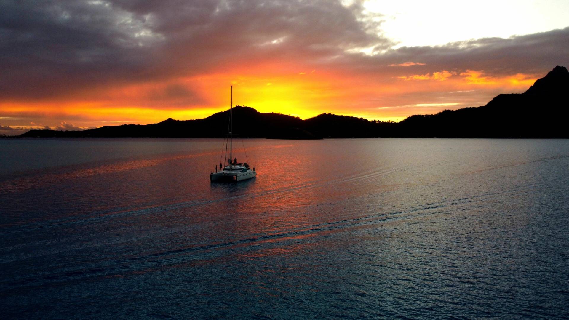 best-catamaran-sailing-picture-fountaine-pajot