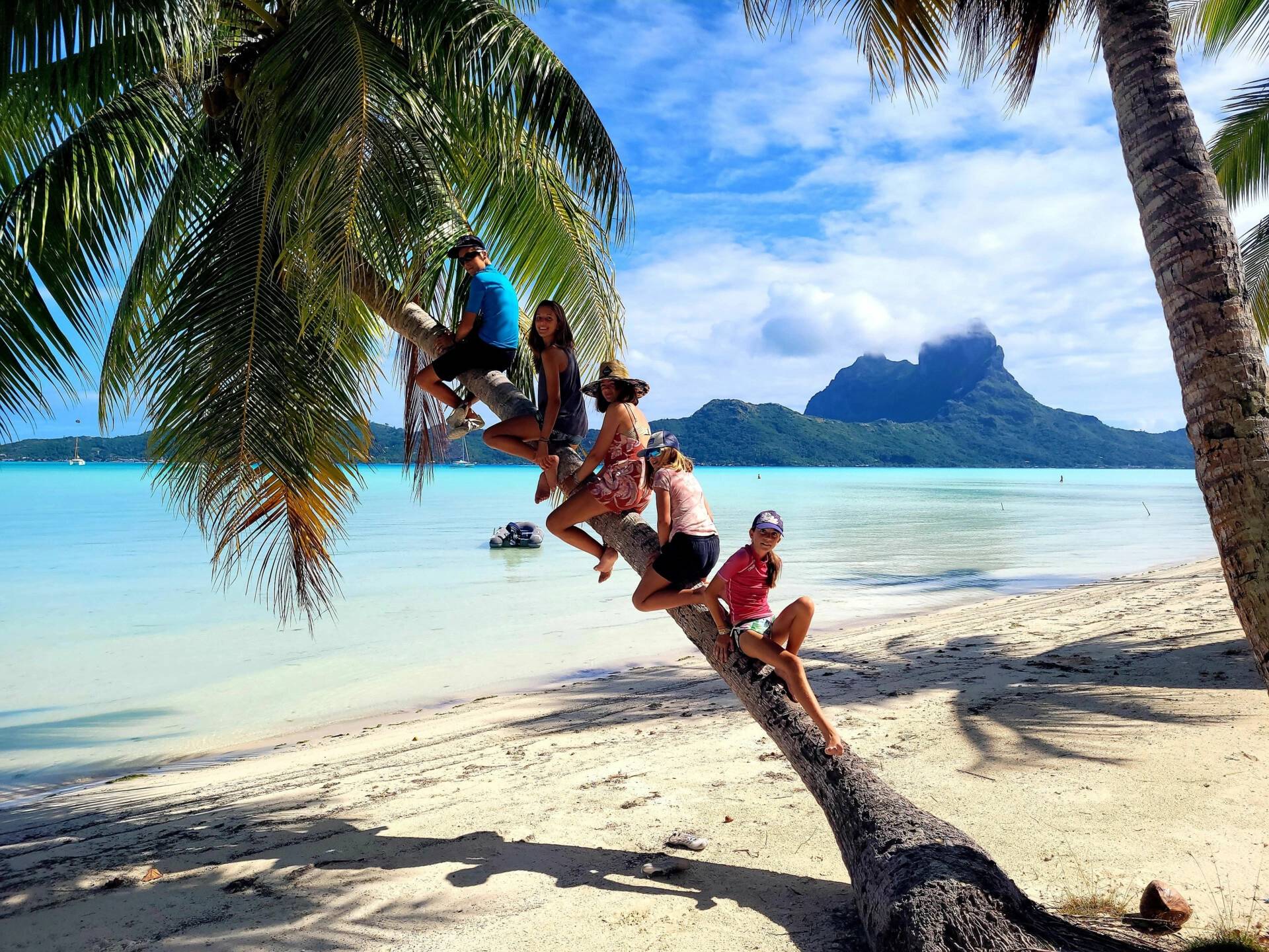 best-catamaran-sailing-picture-fountaine-pajot