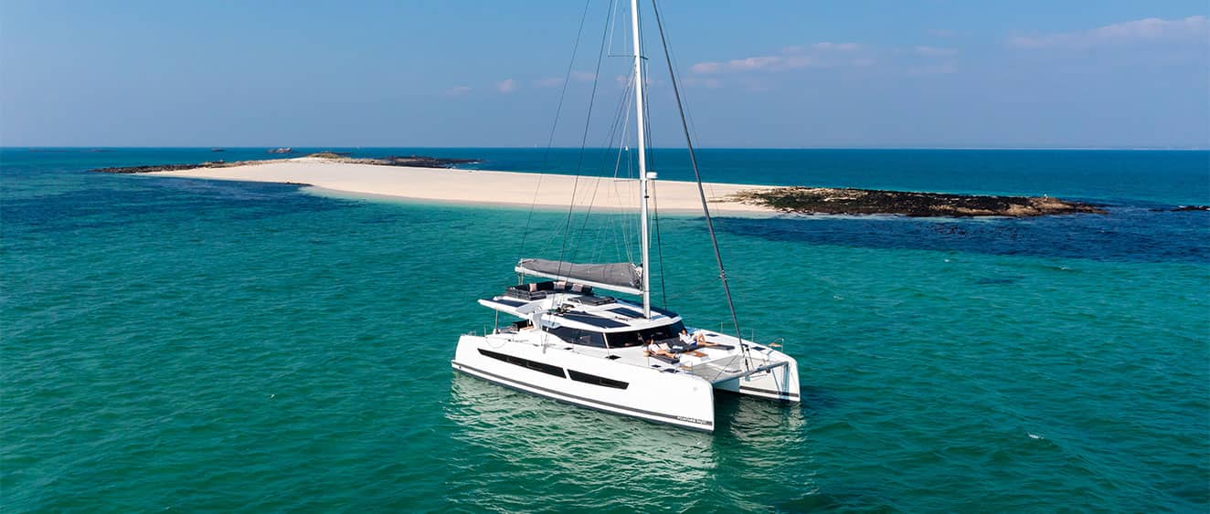 catamaran-aura-51-fountaine-pajot-1