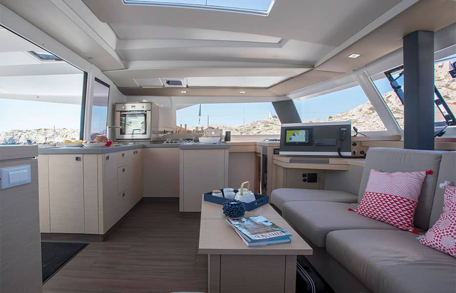 catamaran-smart-electric-42-fountaine-pajot-2