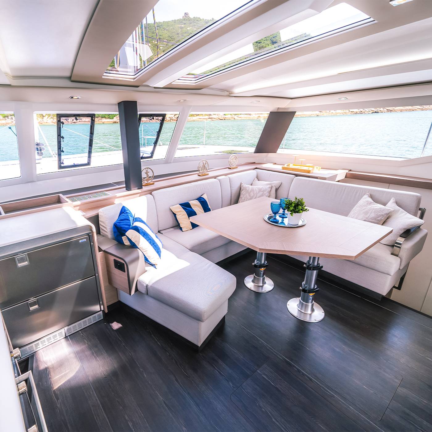 Carré-Tanna-47-Fountaine-Pajot-Sailing-Catamaran-Salons-Nautiques-2024