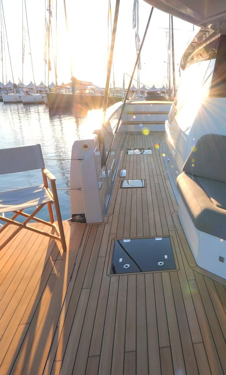 Thira-80-Multiyacht-of-the-year-thumbnail-min