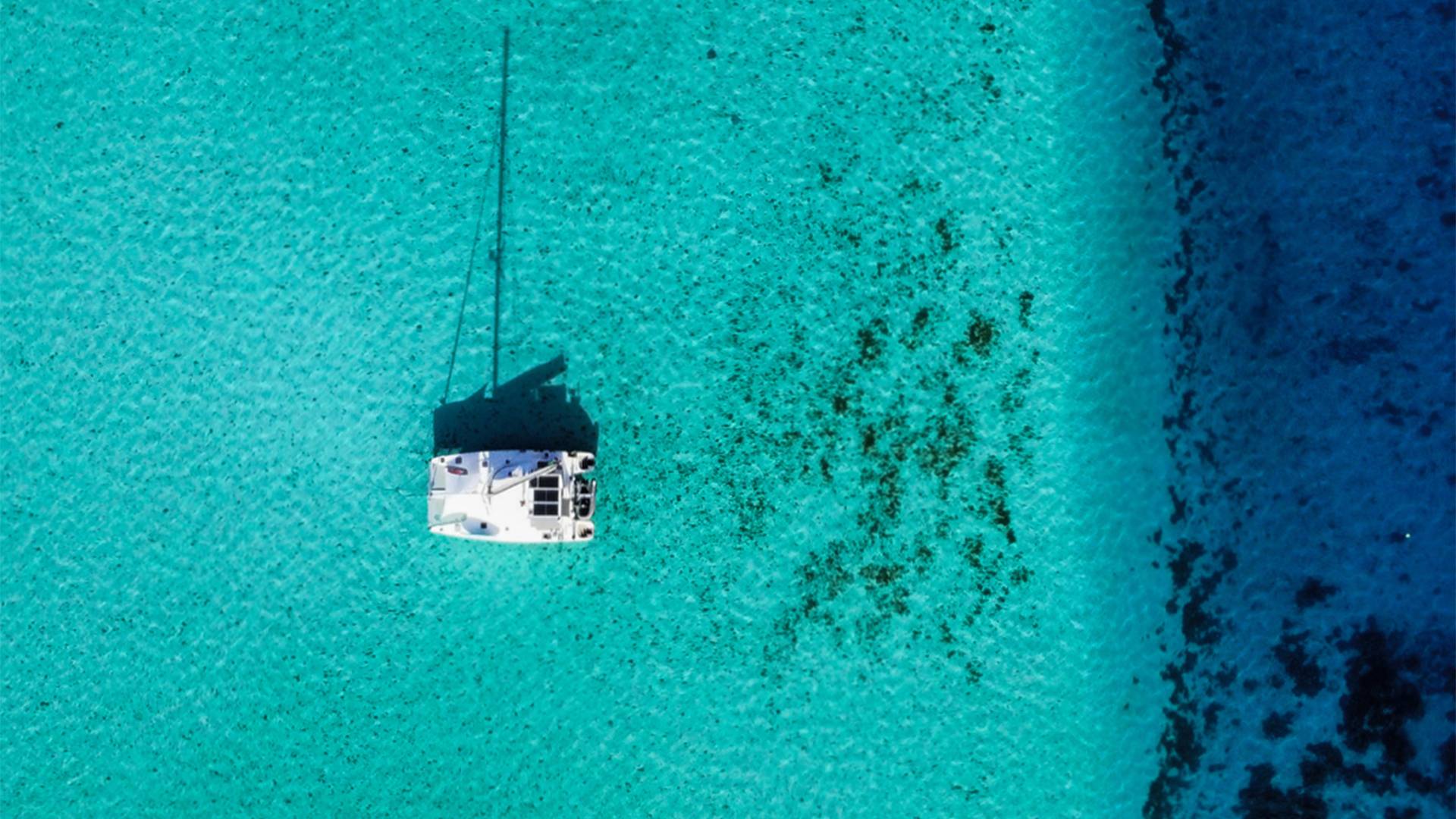 concour-photo-en-bateau-a-voile-fountaine-pajot-protection-de-l'environnement-drône