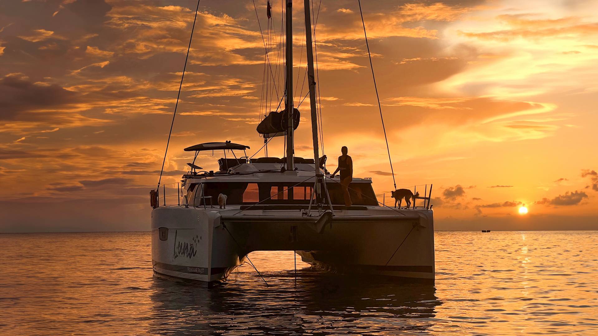 photocontest-My-Boat-And-I-2023-Elba-45-Sailing-Luna-Sunset-Mouillage