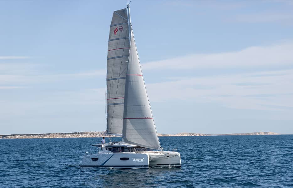 Astréa-42-Catamaran-croisière-Fountaine-Pajot-Sailing-Catamarans-Smart-Electric