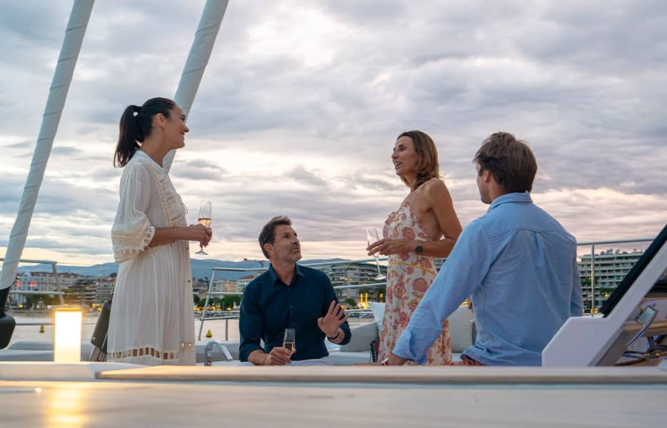 Thira-80-backstage-shooting-méditérranée-exterior-fountaine-pajot