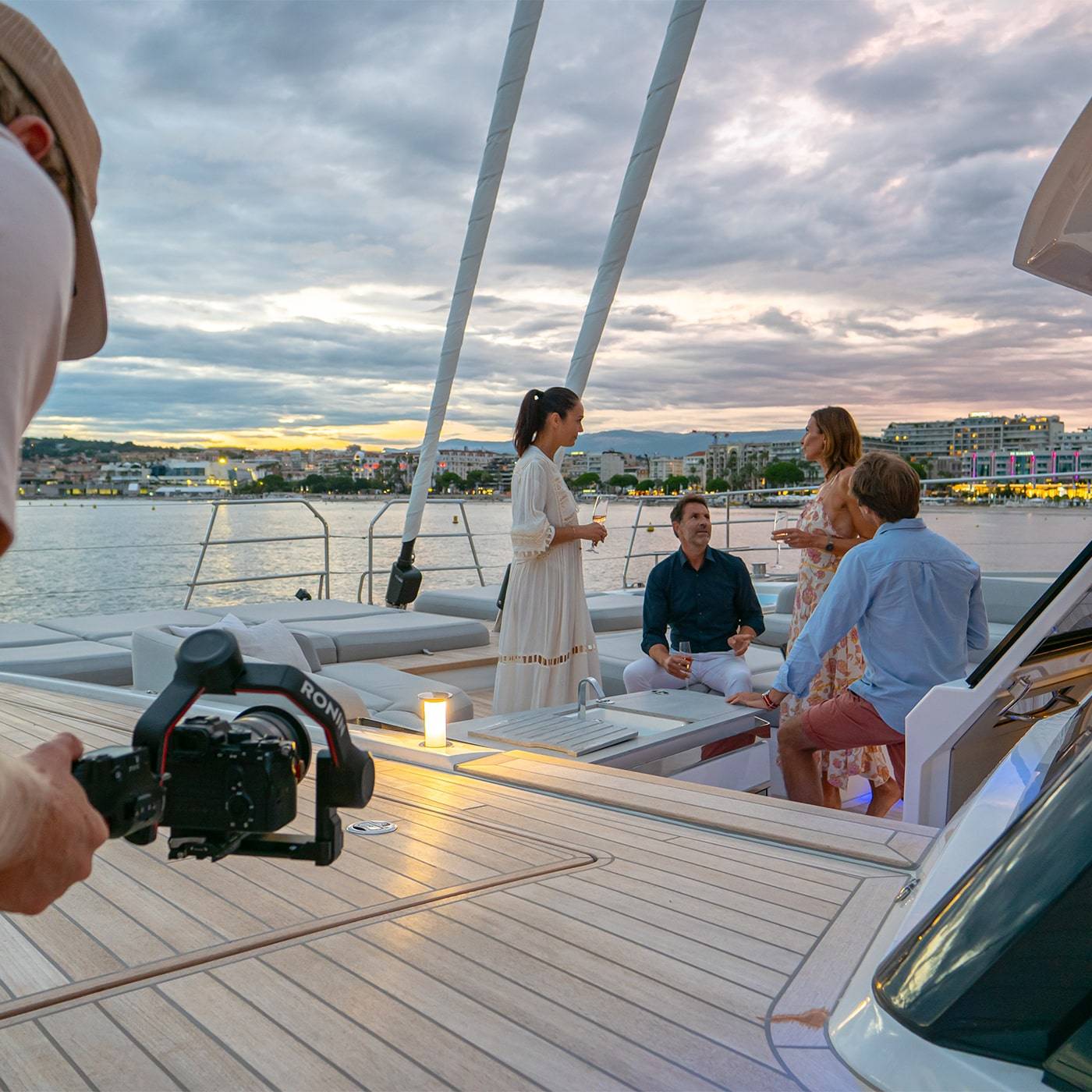 Thira-80-backstage-shooting-méditérranée-exterior-fountaine-pajot-flagship