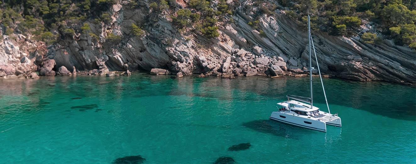 Isla-40-Mouillage-Brindisi-Pouilles-Italie-Fountaine-Pajot-Sailing-Catamarans-2024-min