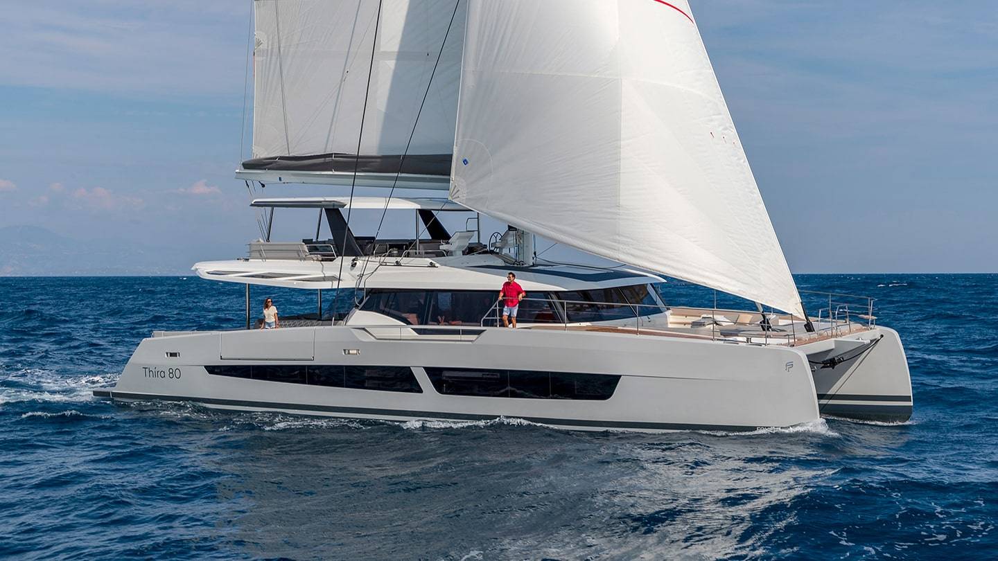 Thíra-80-Fountaine-Pajot-Sailing-Catamarans-Exterior-01