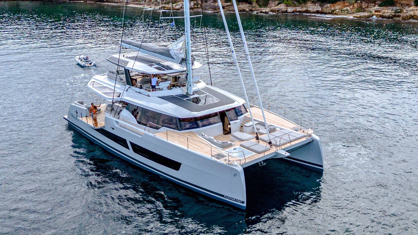 Thíra-80-Fountaine-Pajot-Sailing-Catamarans-Exterior-11