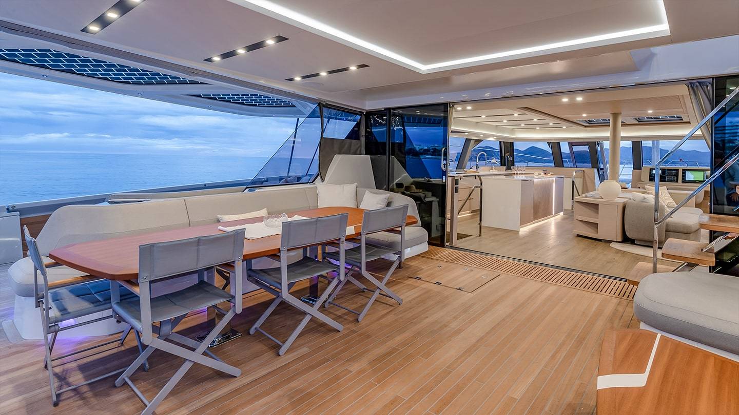 Thíra-80-Fountaine-Pajot-Sailing-Catamarans-Interior-02