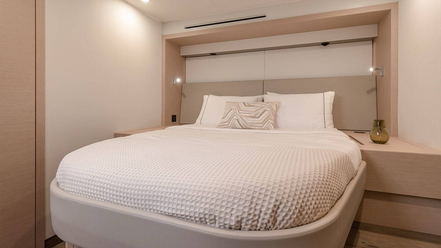 Thíra-80-Fountaine-Pajot-Sailing-Catamarans-Interior-24