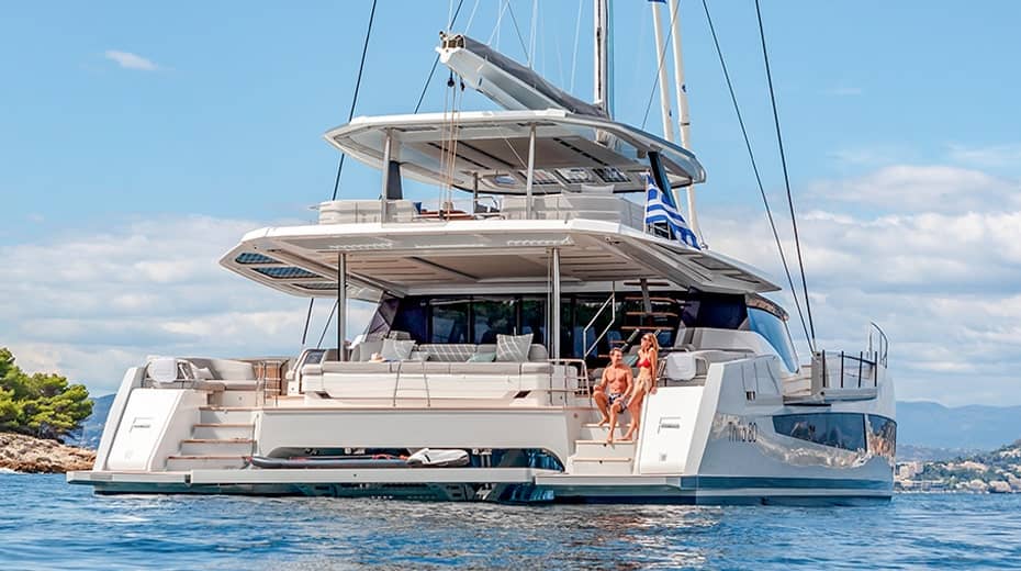 Thíra-80-Fountaine-Pajot-Luxury-Yacht-01