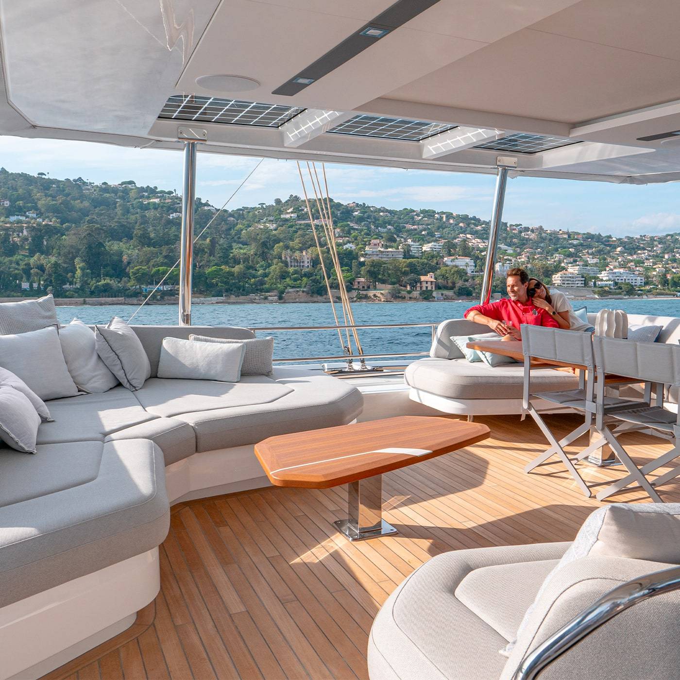 Thíra-80-Fountaine-Pajot-Luxury-Yacht-04