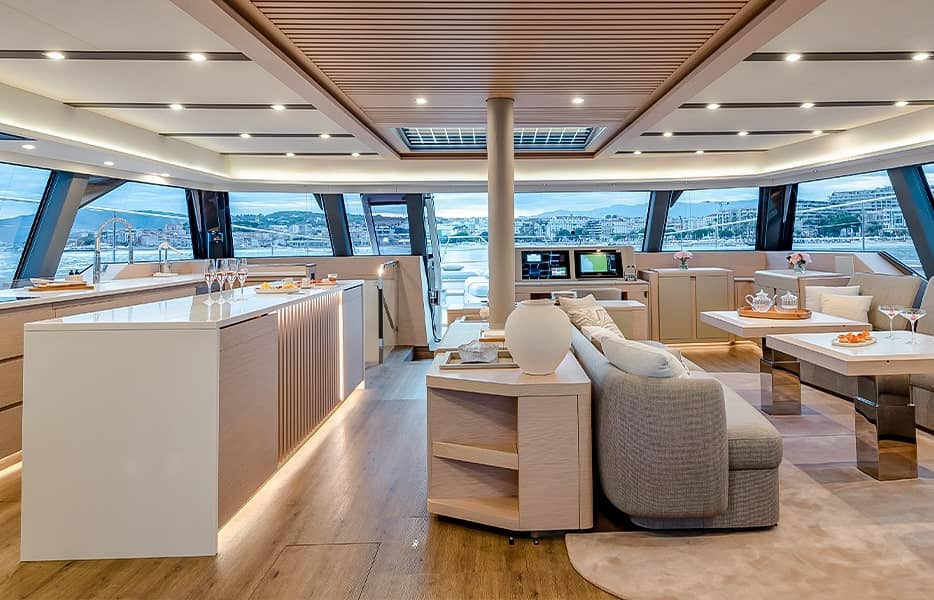 Thíra-80-Fountaine-Pajot-Luxury-Yacht-08