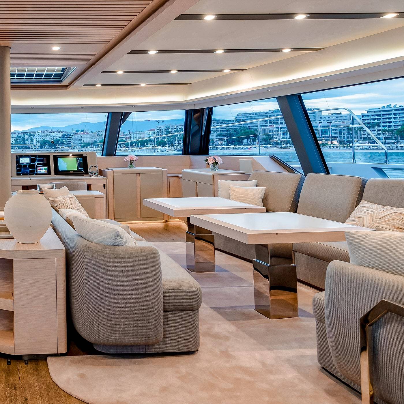 Thira-80-Fountaine-Pajot-Luxury-Yacht-04