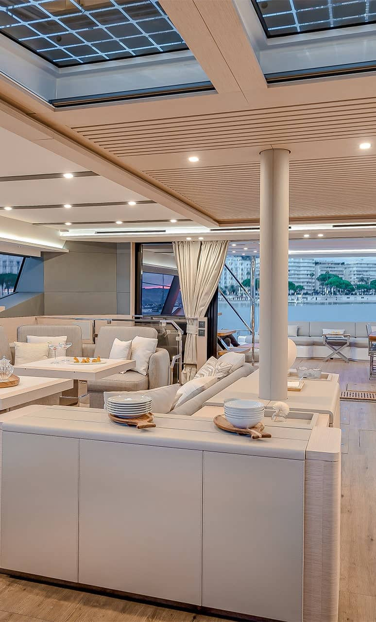 Thíra-80-Main-Deck-Saloon-Galley-Fountaine-Pajot-Flagship-luxury-