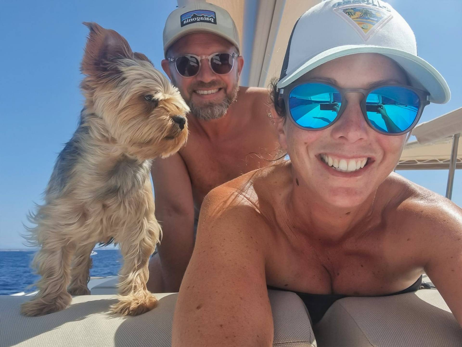 Astréa-42-Lifestyle-Photo-Contest-2024-Fountaine-Pajot-Sailing-Catamarans-Garmin-couple-à-bord