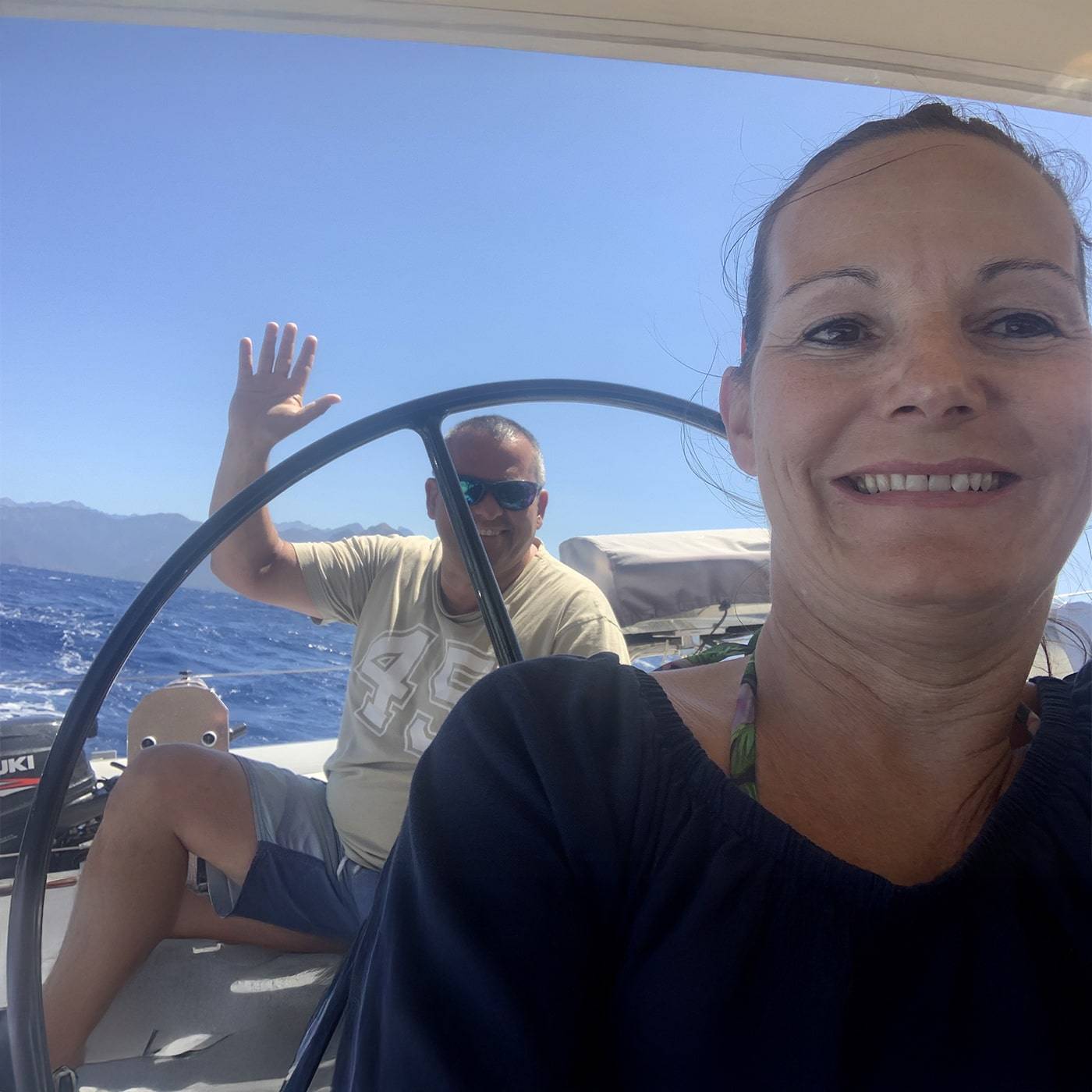 Croisière-fountaine-pajot-communauté-Caraïbes-Tanna-47-poste-de-barre-catamaran