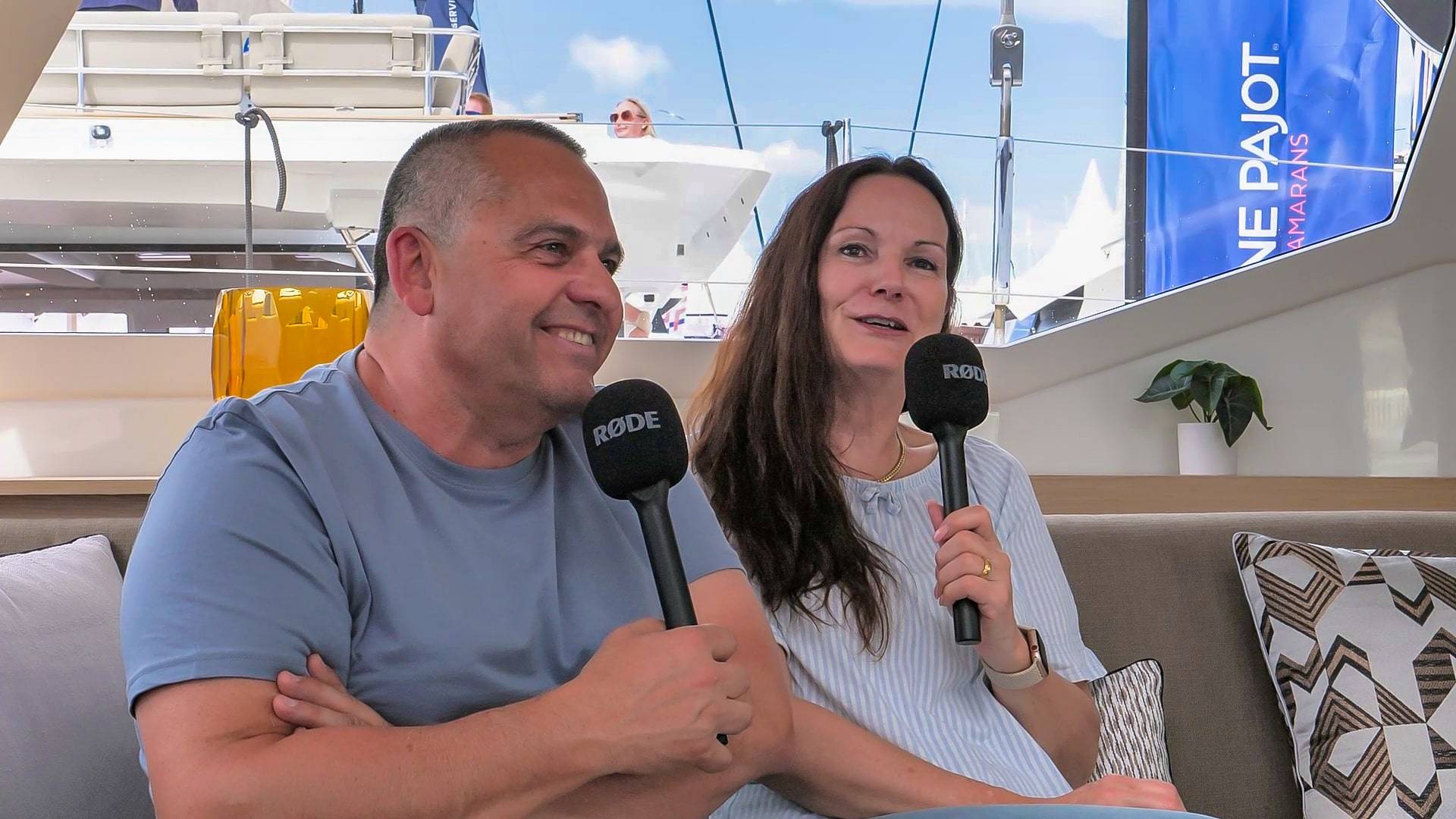 Fountaine-Pajot-communauté-Caraïbes-Tanna-47-poste-de-barre-catamaran