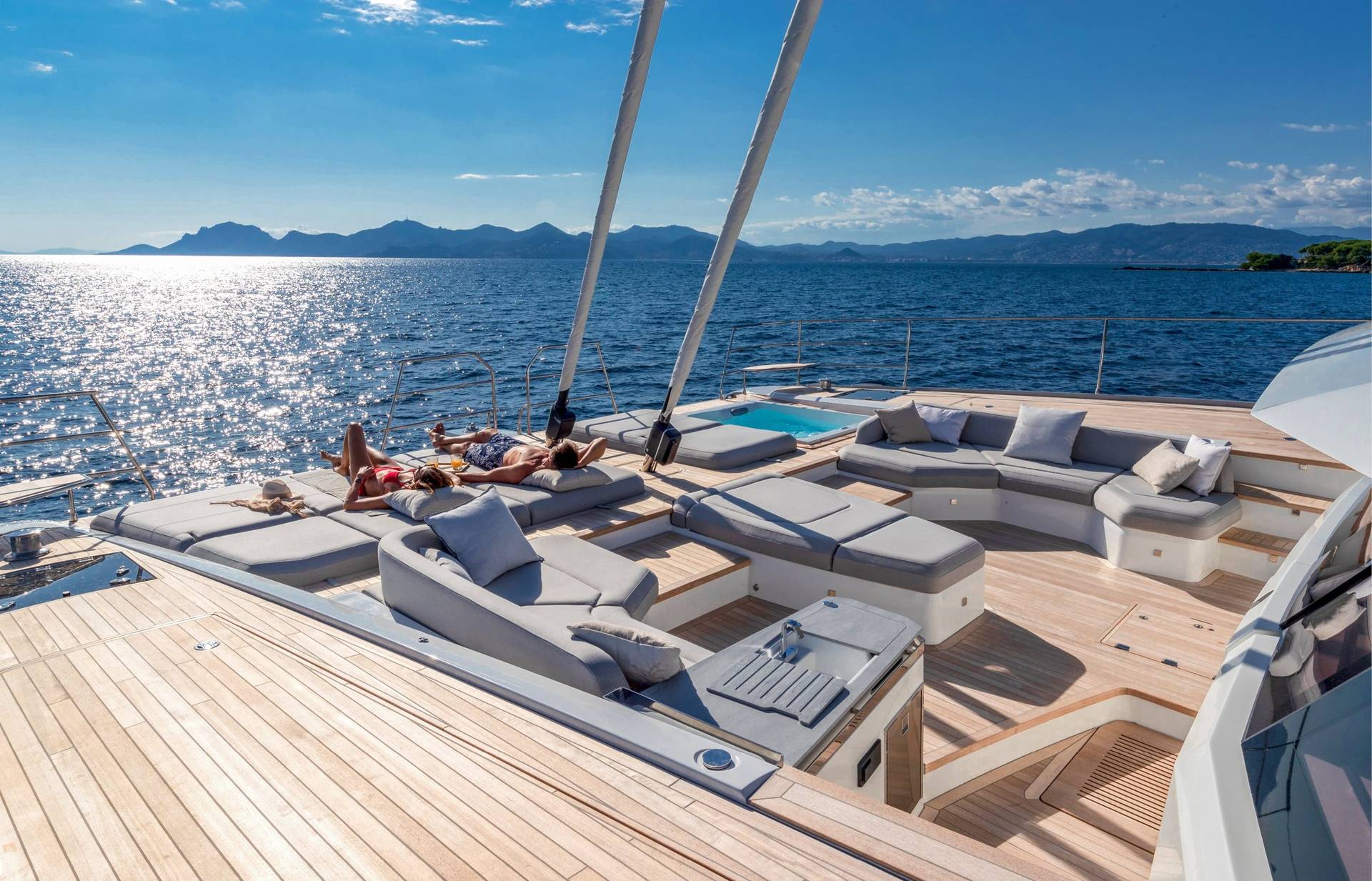 Thira-80-salon-nautique-international-Palma-Fountaine-Pajot-Sailing-Catamarans-front-cockpit