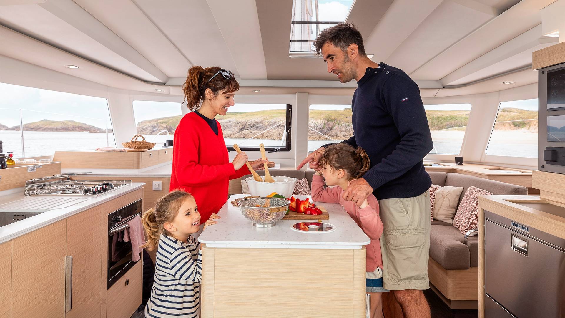 FP41-Fountaine-Pajot-Sailing-Catamarans-Interiors-View-05