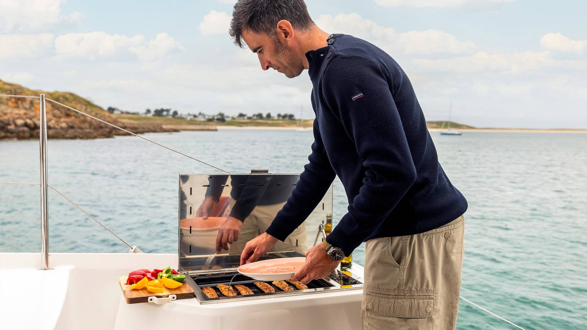 FP41-Fountaine-Pajot-Sailing-Catamarans-Interiors-View-08