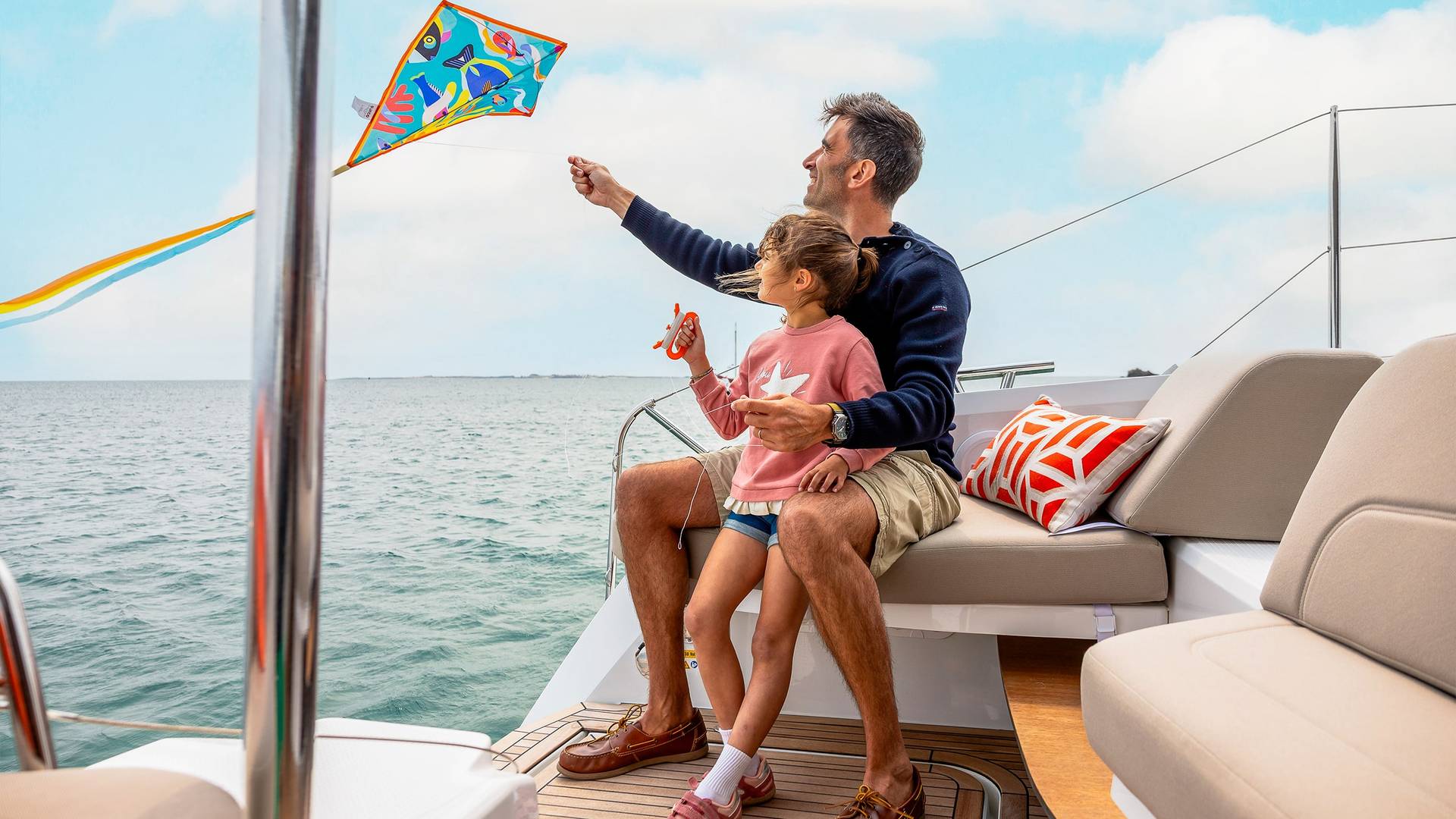 FP41-Fountaine-Pajot-Sailing-Catamarans-Interiors-View-14