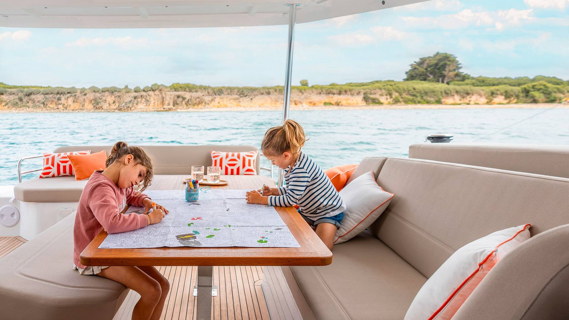 FP41-Fountaine-Pajot-Sailing-Catamarans-Interiors-View-16